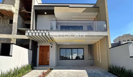 Sobrado em condomínio 177m² – 3 Dormitórios - Costeira - São José dos Pinhais.