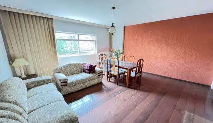 Apartamento mobiliado com 3 quartos, sala, cozinha com DCE 1 vaga de garagem numerada,175 m².