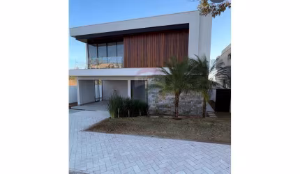 Casa com 4 quartos, 3 suítes, piscina com prainha, à venda, 430 m² por R$ 2.290.000 - Alphaville - Juiz de Fora/MG