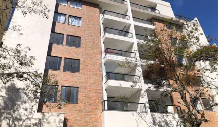 Excelente cobertura de 5 quartos, sendo um suíte, duas salas com varandas, 3 vagas de garagem,Vale do Ipê, próximo ao Puleiro do Galo, HU, UFJF