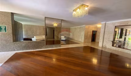 Apartamento Alto Padrão na rua Sr. Gil Horta, a 50m do Colégio dos Jesuítas, 4 quartos com 2 suítes no cento da cidade em uma rua plana.