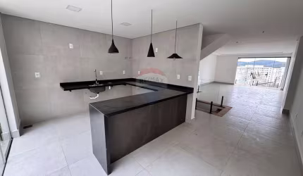 Casa a venda com 3 quartos sendo 1 Suíte, sala, cozinha, área gourmet, varanda, 2 vagas de garagem