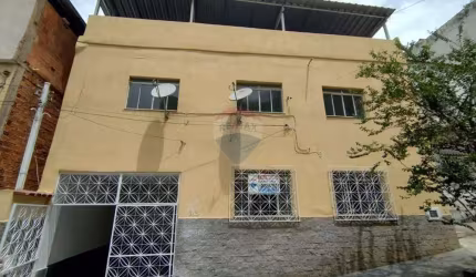 Casa de 04 quartos , sendo uma suíte, 02 salas, 03 banheiros, 01 garagem grande no bairro Santa Cecília, próximo ao Estrela Sul, São Mateus.