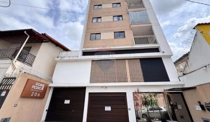 Apartamento de 2 quartos sendo 1 suíte, sala com varanda, elevador e uma vaga de garagem ao lado do Museu.