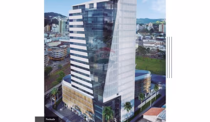 Grand Tower sala comercial.