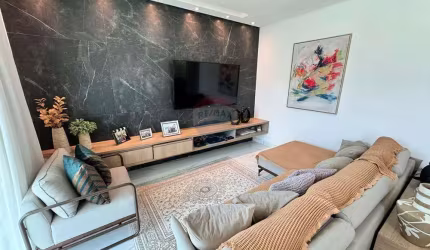 Casa toda planejada com 3 quartos com suíte, sendo uma suíte máster, sala com dois ambientes, cozinha, lavanderia, área gourmet com piscina e 3 vagas
