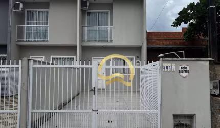 Sobrado com 2 dormitórios à venda, 72 m² por R$ 550.000,00 - Itacolomi - Balneário Piçarras/SC