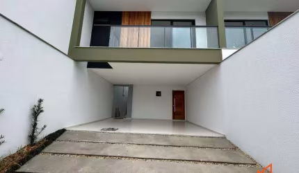 Geminado com 03 suítes no Glória