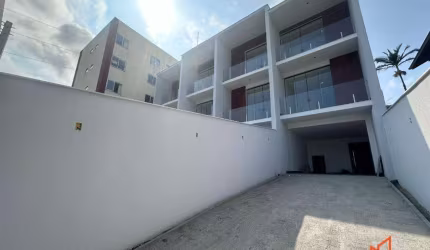 Triplex com 03 dormitórios no Saguaçu