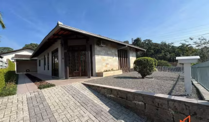 Casa com 3 quartos no Glória em Joinville