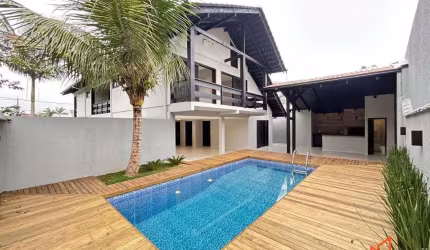 Casa com 4 quartos no Itaum em Joinville