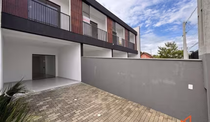 Casa com 3 quartos no Iririú em Joinville