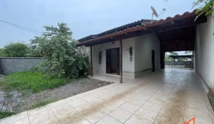 Casa com 3 quartos no Adhemar Garcia em Joinville