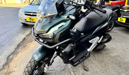Honda adv 150