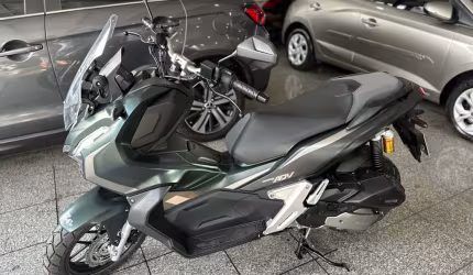 Honda adv 150