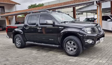 Nissan frontier sv at. cd 4x4 2.5 tb dies. aut.  - preta - 2015/2016