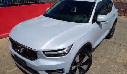 Volvo xc40 t4 momentum turbo