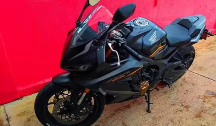 Moto honda cbr 650r 2023/2023 c/11.000km