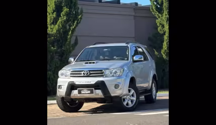 Toyota hilux sw4 srv d4-d 4x4 3.0 tdi dies. aut