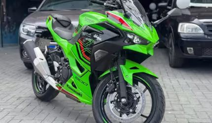 Kawasaki ninja 500 se