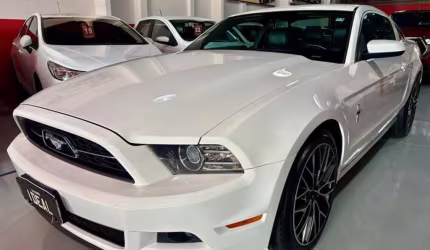 Ford mustang premium 4.0 v6 2013