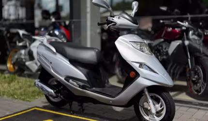 Suzuki burgman i 125cc  - prata - 2011/2012