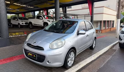 Nissan march sv 1.6 16v flex fuel  - prata - 2012/2013