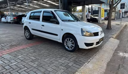 Renault clio 1.0  - branca - 2011/2012