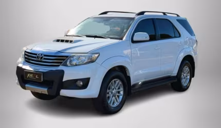 Toyota hilux sw4 srv 3.0 4x4  - branca - 2013/2014