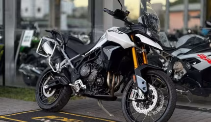 Triumph tiger 900 rally - branca - 2022/2023