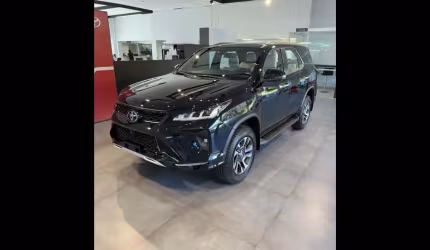 Toyota hilux sw4 2.8 d-4d turbo diesel diamond 7l 4x4 automático