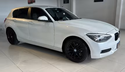 Bmw 116i baixo km, detalhes em black piano impecavel!