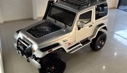 Troller t4 4x4 super equipado, pneus novos, guincho, lift de suspensão, super equipado, super conser