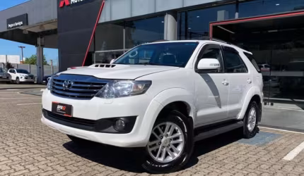 Toyota hilux sw4 3.0 srv 4x4 7 lugares 16v turbo intercooler diesel 4p automático