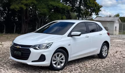 Chevrolet onix hatch lt 1.0 12v tb flex 5p mec.  - branca - 2022/2023