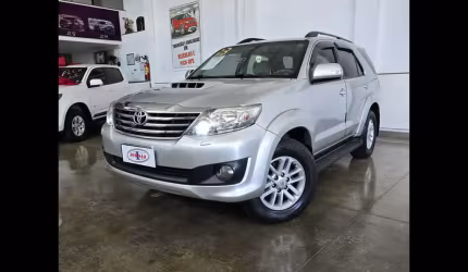 Toyota hilux sw4 3.0 srv 4x4 7 lugares 16v turbo intercooler diesel 4p automático