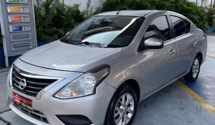 Nissan versa 1.6 16v sv aut. 4p 2017