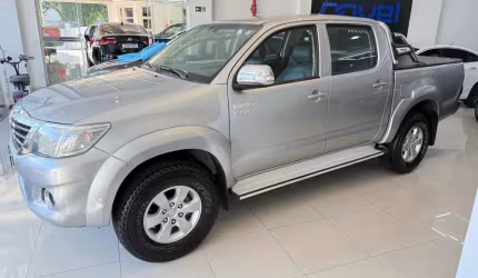 Toyota hilux cd4x2 srv 2015