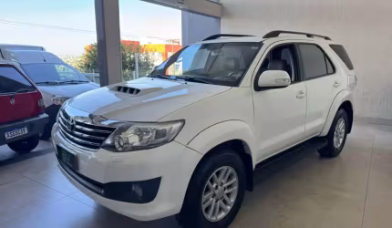 Toyota hilux sw4 sw4 srv d4-d 4x4 3.0 tdi dies. aut