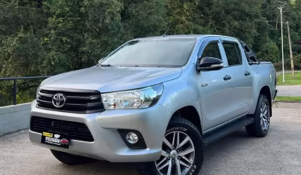 Toyota hilux cd 4x4 2.8 diesel mec.  - prata - 2017/2017