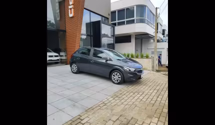 Gm - chevrolet onix hatch lt 1.4 8v flexpower 5p mec. 2018 flex