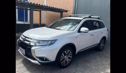 Mitsubishi outlander 3.0/ gt 3.0 v6 aut.  - branca - 2015/2016