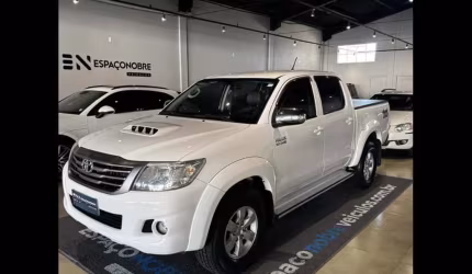 Toyota hilux cd4x4 srv 2015