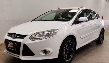 Focus hatch titanium 2.0 flex automático completo 2014
