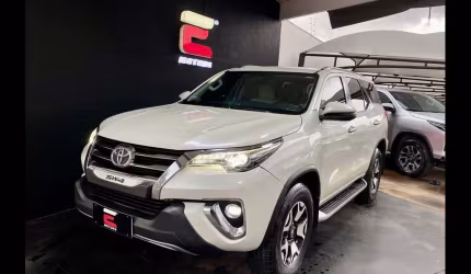 Toyota hilux sw4 2.8 srx diamond 4x4 turbo