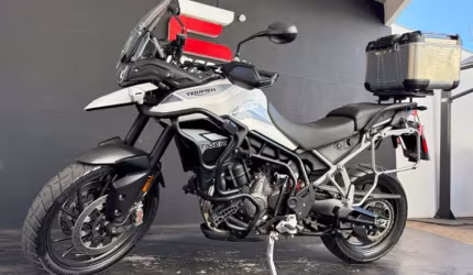 Triumph tiger 900