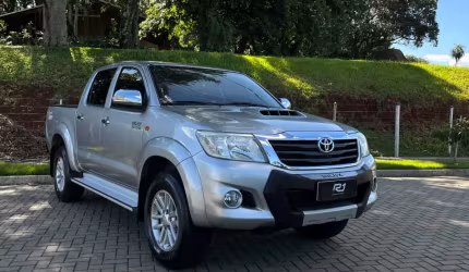 Toyota hilux cd srv d4-d 4x4 3.0 tdi diesel aut