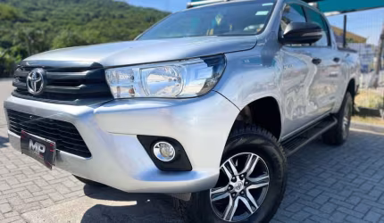 Toyota hilux cd 4x4 2.8 diesel mec.  - prata - 2019/2020