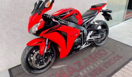 Honda cbr1000 rr fireblade 2008.