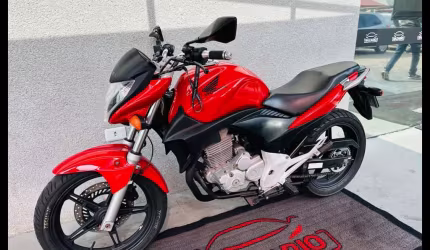 Honda cb 300r 2010.
